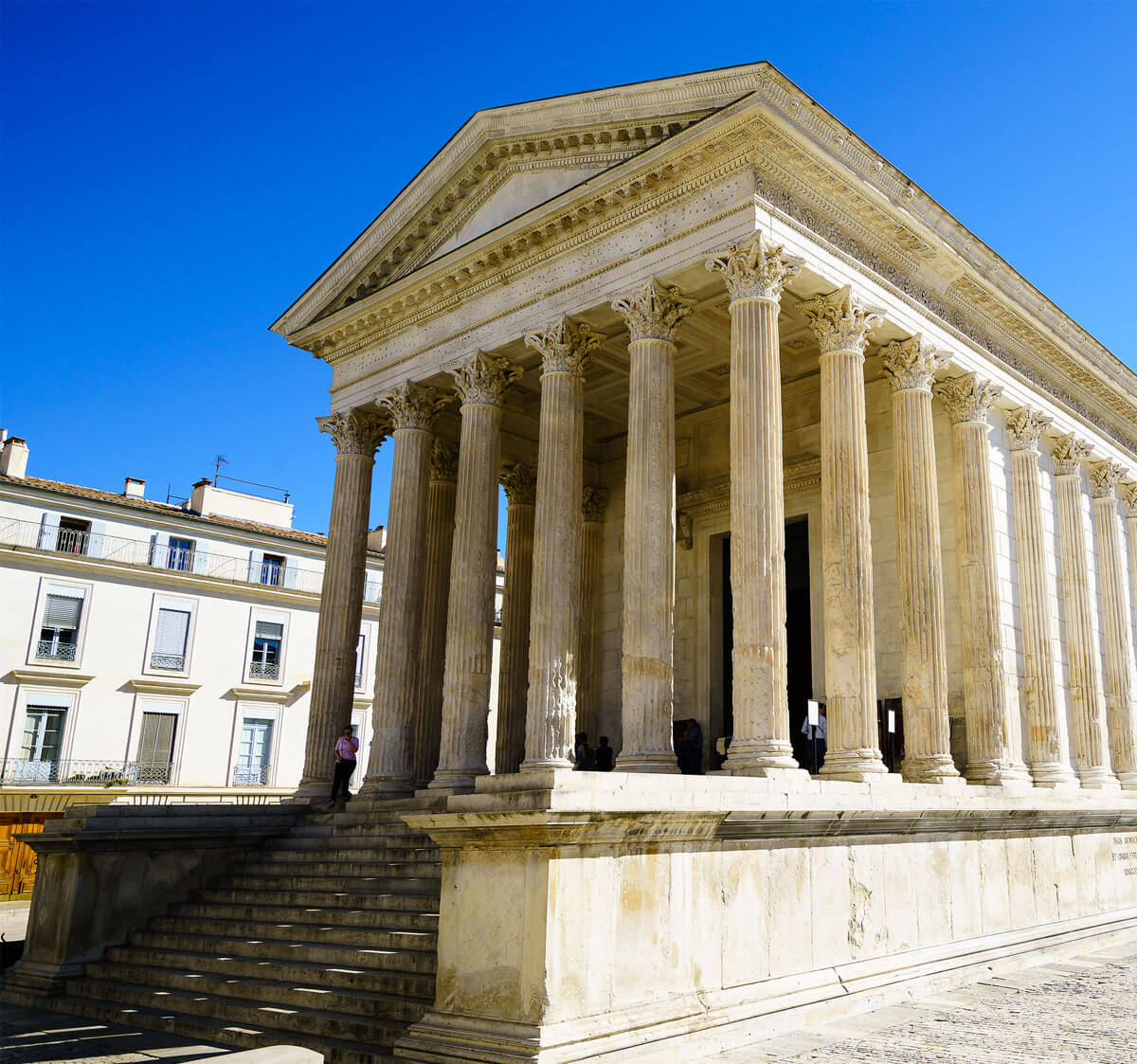 Nîmes